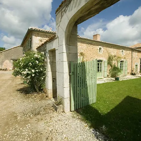 Bed and breakfast Le Maine Sougouse 3*